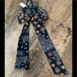 Francesca’s Navy Floral/Bow Hair Ribbon/Scrunchie